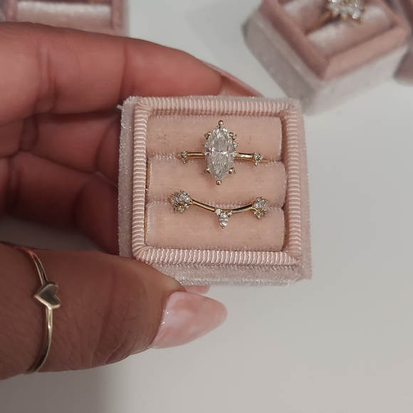 Moissanite/ diamond ring. Pair. - Picture 3 of 4